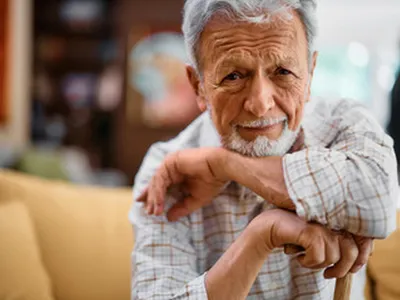 Pensionar așteptând pensia pe octombrie - Foto: Freepik