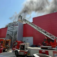 Incendiu pe terasa mall-ului Afi Palace Cotroceni; se acţionează pentru evacuarea persoanelor - FOTO: Inspectoratul pentru Situaţii de Urgenţă Bucureşti - Ilfov