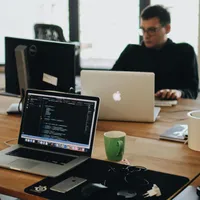 Unde sunt cei mai mulţi salariaţi din România? Câte firme mari avem? - Foto: Pexels/Djordje Petrovic