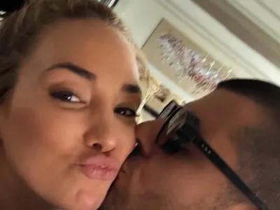 Lovitură: ADIO, după ZECE ani și PATRU copii! A rupt tăcerea după ce a apărut numele presupusei amante: ”Suferim”