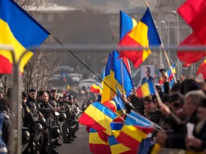 Protest pro-Călin Georgescu în Capitală. Manifestanții s-au îmbrâncit cu jandarmii. Au folosit gaze - Foto: Profimedia Images