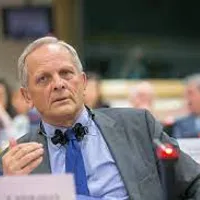 Stolojan: „Pentru cei cu pensii mici, să pltească statul contribuția la sănătate” /foto: facebook