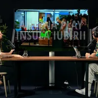 Un prezentator de la Antena 1 dă din casă: La Insula Iubirii, „opt din zece ispite fac videochat” - Foto: captură video