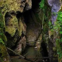 Legenda peșterii din România unde s-ar ascunde Solomonarii: „Magicienii” ar controla vremea - Foto: Facebook