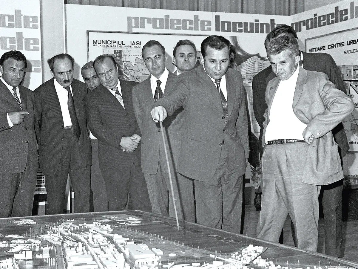 Vizita de lucru a lui Nicolae Ceaușescu la Institutul Județean de Cercetări și Proiectări din Iași, 18 iulie 1975 - Foto: Agerpres