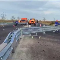 Invenție, pe E85, DN2 - „Drumul morții”: parapetul mobil. La ce folosește - Foto: captură video