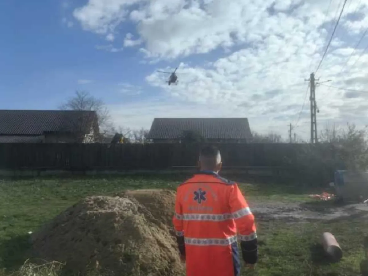 Accident dramatic în Prahova. Doi oameni au fost prinși sub un mal de pământ. Ce făceau?