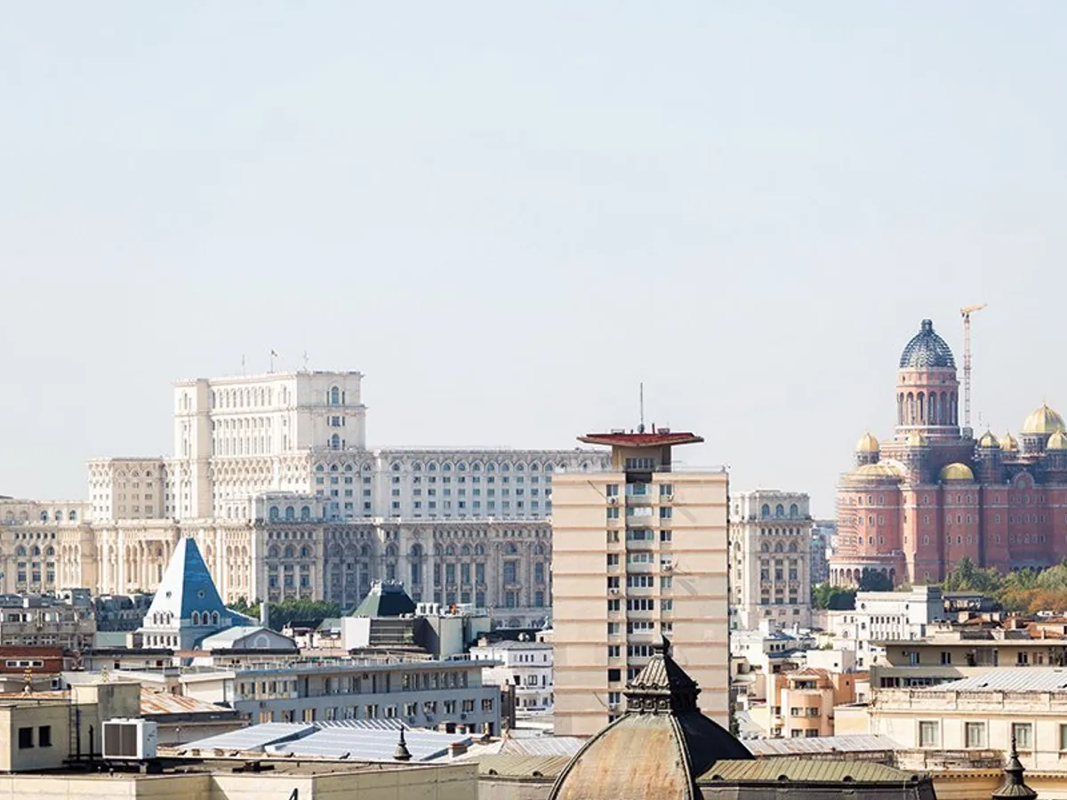 Casa Poporului, proiectată de arhitecta Anca Petrescu, a fost ridicată pe ruinele cartierului - Foto: INQUAM PHOTOS