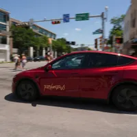 Tesla a lansat robotaxiul visat de Elon Musk. Dar, nu e 100% funcțional. Are nevoie de teleoperatori - Foto: Profimedia Images
