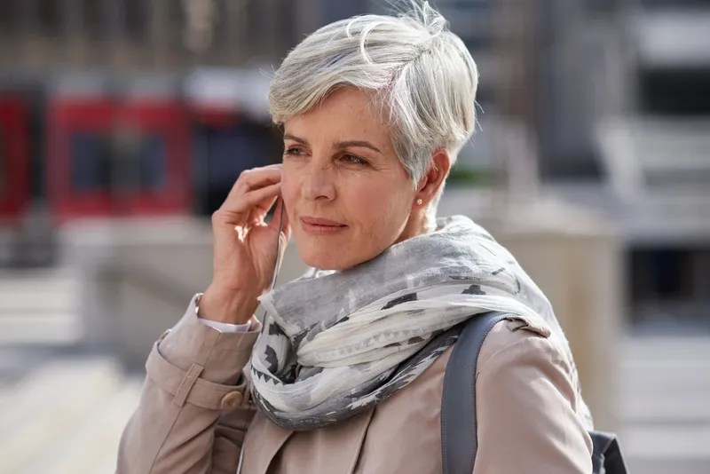 Pensionară la pensie - Foto: Magnific