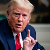 Și tinerii sub 21 de ani din SUA pot acum cumpăra arme, dar de calibru mic, a decis un judecător numit de Donald Trump/FOTO: digi24.ro