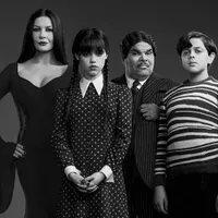 Tim Burton a fugit cu Familia Adams din România din cauza țepelor repetate și a facturilor încărcate Foto: vanityfair.com