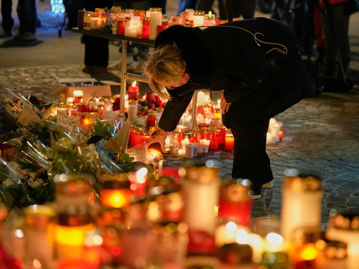 Elveția a deschis un dosar penal împotriva administratorilor barului din stațiunea unde a avut loc incendiul