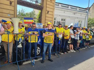 Profesorii pun tunurile pe Bolojan și amenință cu protestele. Ce îi cer premierului? - Foto: Facebook/  Federaţia Sindicatelor din Educaţie „SPIRU HARET”