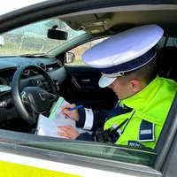 Și-a pus lumini de Poliție pe mașină și a rămas pieton pentru trei luni. Amendă usturătoare - Foto: Arhiva / imagini cu caracter ilustrativ