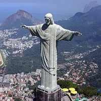 Celebtra statuie a lui Iisus Hristos de la Rio de Janeiro