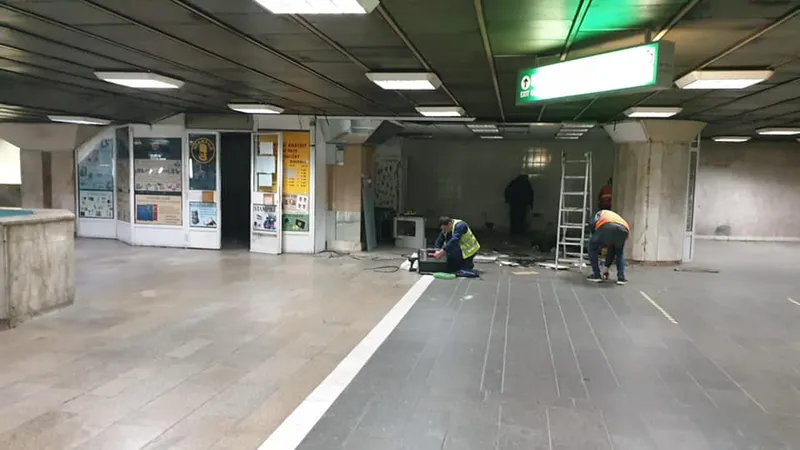 Primăria Sectorului 1 a demolat construcțiile ilegale de la stația de metrou Gara de Nord Foto