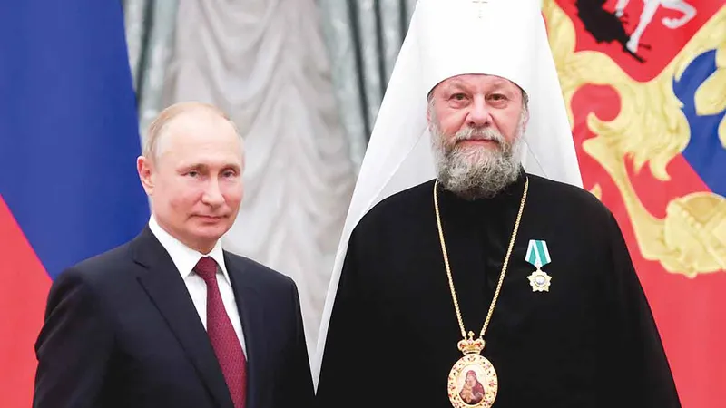 Mitropolitul Moldovei, premiat de Putin, crede că vaccinurile au legătură cu 5G - Foto: Getty Images