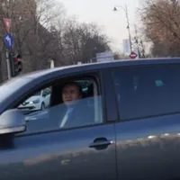 Tudorel Toader încalcă regulile de circulație la volanul unei mașini care a fost a SRI