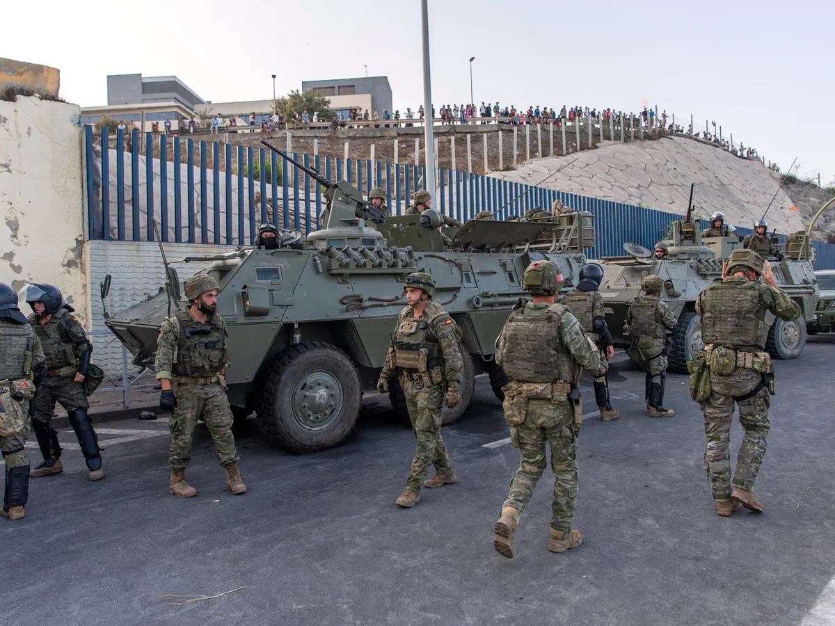 Atacul emigranților marocani în Spania, parte a războiului hibrid al Rusiei în Europa, Madrid a mobilizat armata