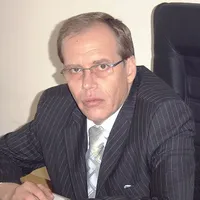 TRIO LEGISLATIV  Bogdan  Găbudeanu (foto), Toni Greblă și Darius Vâlcov au generat o lege a minelor care este pe placul companiilor din domeniu