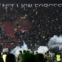 Încăierare mortală, la un meci de fotbal din Indonezia. / Foto: Profimedia