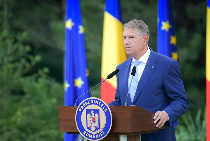 Iohannis a decorat Drapelul de Luptă al Diviziei 2 Infanterie „Getica” la 105 ani de la înființare. / Foto: news.ro