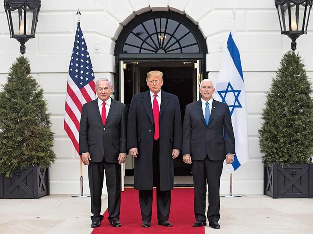 Primul ministru israelian, Benjamin Netanyahu, președintele american Donald Trump și vicepreședintele Mike Pence la Washington