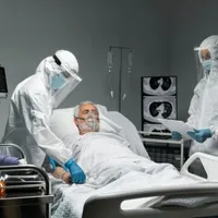 Pacient cu Covid la spital. Medicii  i-au pus masca de oxigen Foto: Freepik.com - rol ilustrativ