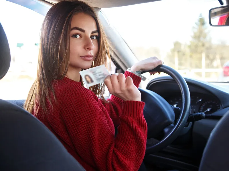 Reînoirea permisului auto în 2025. Cum se face și de ce acte ai nevoie. Explicația pas cu pas - Foto: Profimedia images