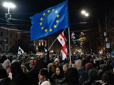 Mii de manifestanți pro-UE continuă protestele în Georgia. Guvernul prorus a blocat drumul european - Foto: Profimedia images