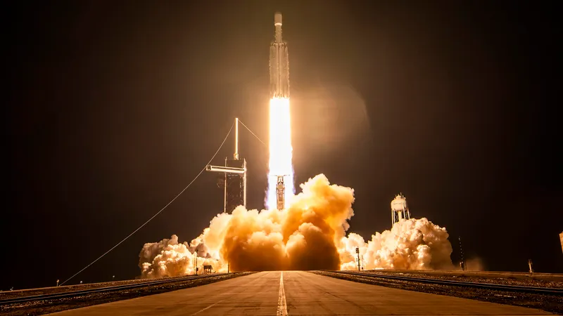 Cum arată avionul spațial militar secret al SUA, X-37B, testat pe o nouă orbită, mai înaltă - Foto: X/SpaceX