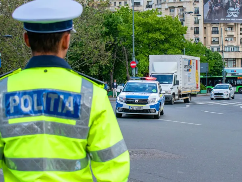 O studentă a fost arestată, după ce polițiștii au oprit-o pentru că avea folii neomologate pe mașină - Foto: Istock / imagine cu rol ilustrativ