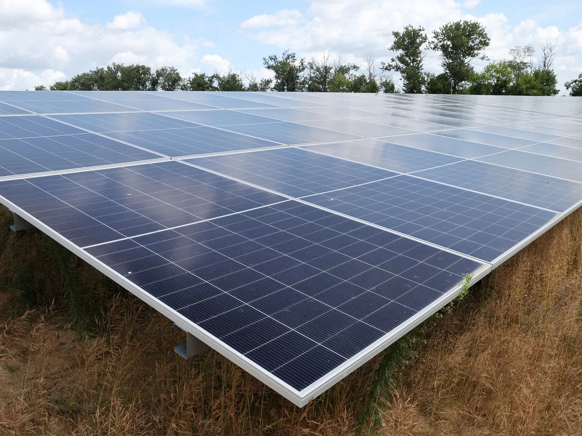 Energia de la centralele fotovoltaice poate crește prețul la consumatorii casnici. Unde se întâmplă? - Foto: Profimedia images