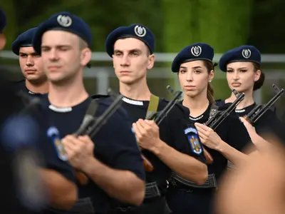 Se scot mii de locuri la poliție și jandarmi. Ce trebuie să facă tinerii care visează la uniformă foto: Facebook/MAI