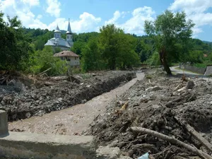 Specialiștii au emis Cod galben hidrologic pe râurile din bazinele Cerna, Desnăţui, Jiu, Olt, Argeş, Ialomiţa, Buzău şi Putna. / Foto: Inquam Photos / Raul Stef