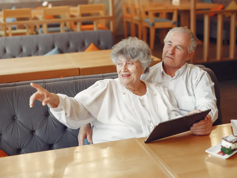 Nicușor Dan face anunțul despre pensii, așteptat de 4.700.000 pensionari. Se întâmplă din prima zi - Foto: Freepik (Imagine cu rol ilustrativ)