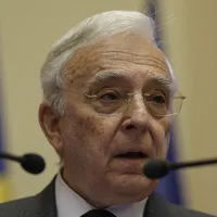 Isărescu, anunț-surpriză pentru toți românii. Vor consuma mai mult. Economia ia avânt - Foto: INQUAM PHOTOS/Octav Ganea