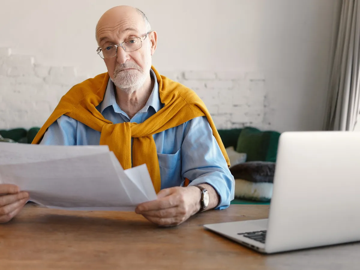 Un pensionar acuză: De ce plătim CASS și impozit la pensiile peste 3.000 lei? Cine ia acești bani e bogat?