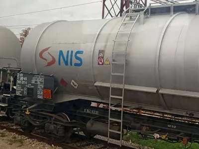 Cisterne cu petrol staţionând la Pancevo, după embargoul impus de SUA - Foto: Profimedia Images