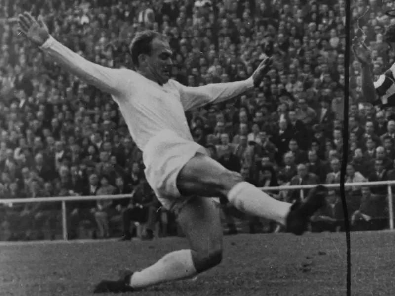 Alfredo di Stefano a cucerit cu Real Madrid de 5 ori Cupa Campionilor. A fumat pe banca de rezerve - Foto: Profimedia Images