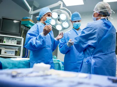 Medici în sala de operație - Foto: Freepik (rol ilustrativ)
