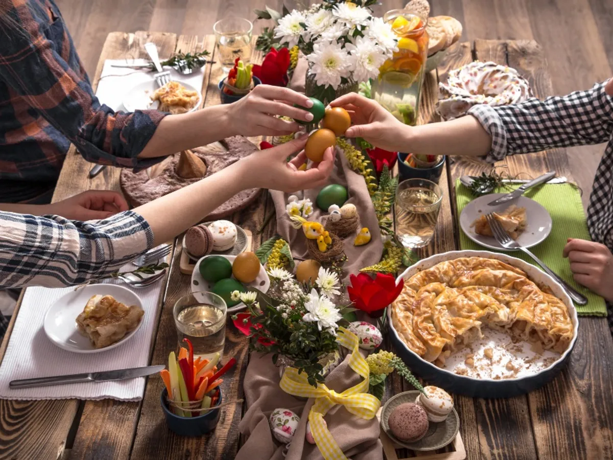Masă de Paște - Foto: Freepik (rol ilustrativ)