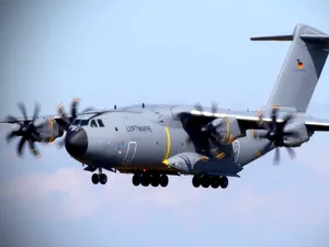 China, acuzată că a țintit cu laser un avion german în Marea Roșie. Berlinul cere explicații - Foto: Profimedia images