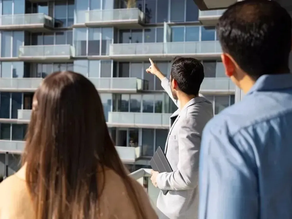 Piața chiriilor în București: O banală garsonieră, cât 75% din salariul minim. 2 camere, 600 € în medie