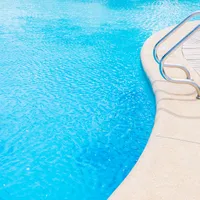 Neregulile găsite de CJPC la piscina de unde ar fi luat bateria mortală fostul tânăr dinamovist - Foto: Freepik(imagine cu rol ilustrativ)