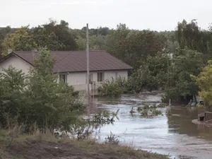 VIDEO Inundaţiile au blocat o turmă de oi şi trei ciobani, de trei zile. Apele nu se retrag - Foto: INQUAM PHOTOS/George Călin (imagine cu caracter ilustrativ)