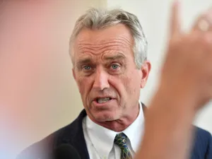 Robert Kennedy Jr. vrea să creeze o nouă pandemie globală. Gripa aviară, răspândită la liber la om - Foto: Profimedia images