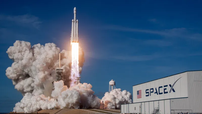 Capsula Dragon construită de SpaceX a a adus pe Terra rezultatele unor experimente făcute în spațiu; foto: SpaceX