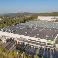 1.000 de oameni, OUT de la un gigant furnizor auto. Închide și 2 uzine. Are fabrici și în România - Foto: Valeo